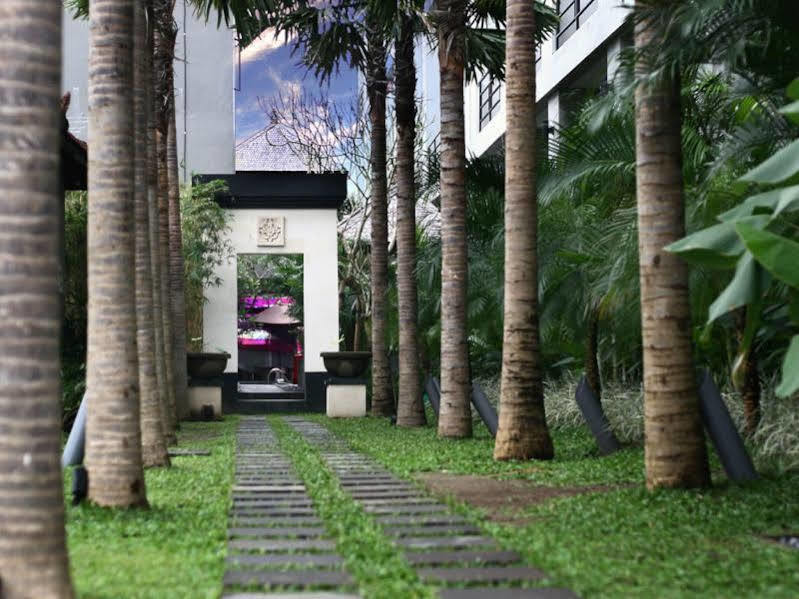 Grand Lifestyle Hotel Denpasar Exterior foto